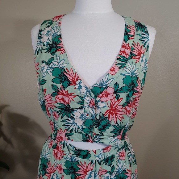 Lost + Wander Maxi Sleeveless with peep hole in the middle of dress Size L - Picture 7 of 10